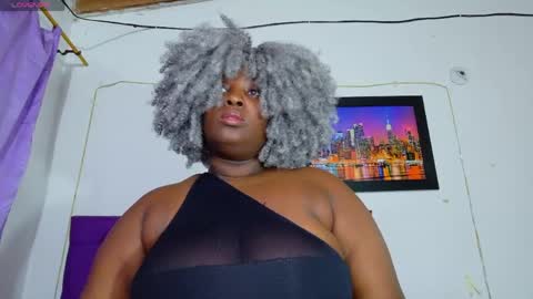 Snapshot of ebony_neighbormoans chatting on 05.16.26 LINA online show from 05.16.26