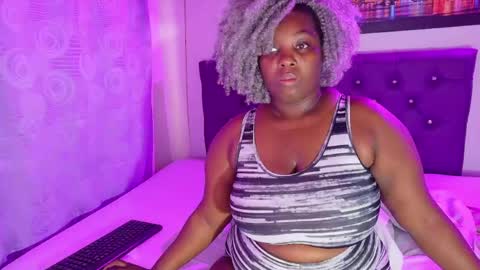 Snapshot of ebony_neighbormoans chatting on 05.28.26 LINA online show from 05.28.26