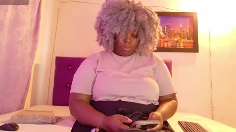 Snapshot of ebony_neighbormoans chatting on 06.02.26 LINA online show from 06.02.26