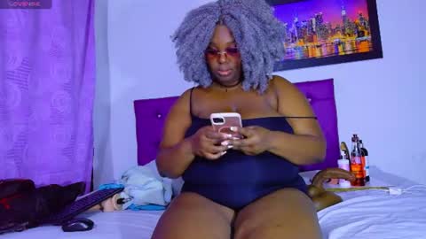 Snapshot of ebony_neighbormoans chatting on 07.14.26 LINA online show from 07.14.26