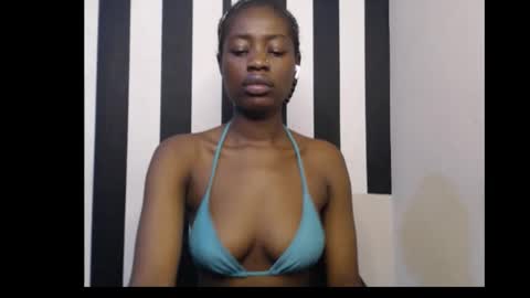 Snapshot of ebony_petitequeen chatting on 12.16.25 Ella online show from 12.16.25