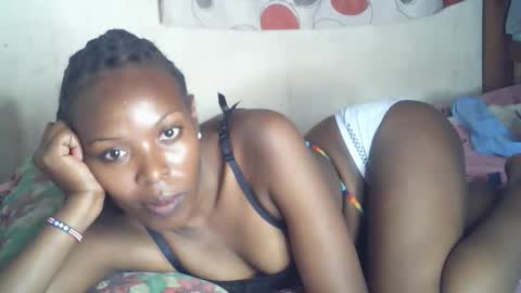 Snapshot of ebony_phoenix12 chatting on 11.07.25 ebony_phoenix12 online show from 11.07.25