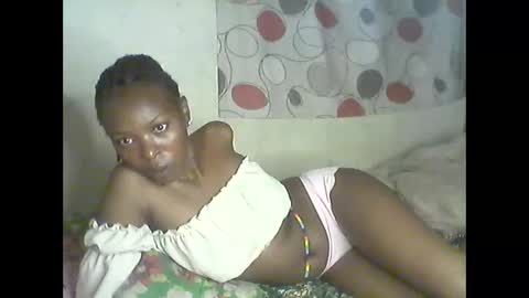 Snapshot of ebony_phoenix12 chatting on 11.17.25 ebony_phoenix12 online show from 11.17.25