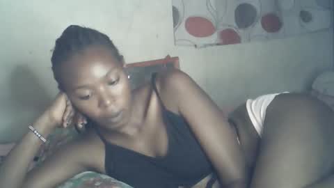 Snapshot of ebony_phoenix12 chatting on 12.05.25 ebony_phoenix12 online show from 12.05.25