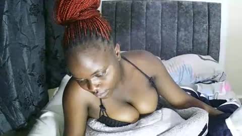 Snapshot of ebony_tasha chatting on 01.31.25 tasha online show from 01.31.25