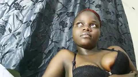 Snapshot of ebony_tasha chatting on 02.07.25 tasha online show from 02.07.25