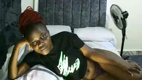 Snapshot of ebony_tasha chatting on 02.09.25 tasha online show from 02.09.25