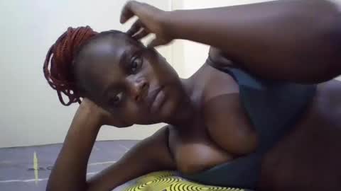 Snapshot of ebony_tasha chatting on 02.17.25 tasha online show from 02.17.25