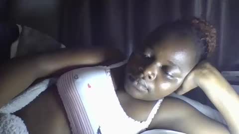 Snapshot of ebony_tasha chatting on 02.26.25 tasha online show from 02.26.25