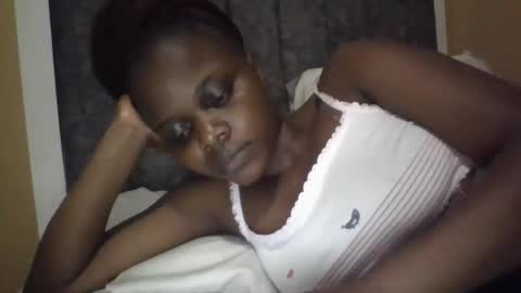 Snapshot of ebony_tasha chatting on 09.10.25 tasha online show from 09.10.25
