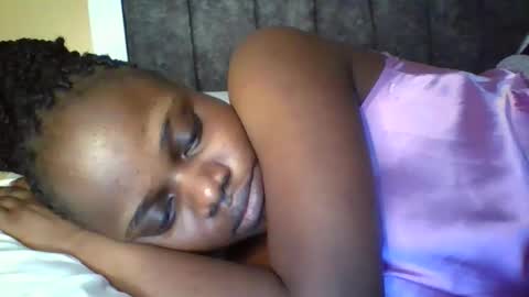 Snapshot of ebony_tasha chatting on 09.30.25 tasha online show from 09.30.25