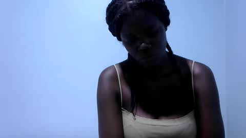 Snapshot of ebonybloom01 chatting on 11.17.25 ebonybloom01 online show from 11.17.25