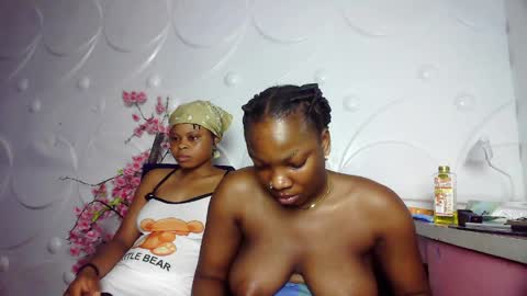 Snapshot of ebonykissxx chatting on 06.06.26 ebonykissxx online show from 06.06.26