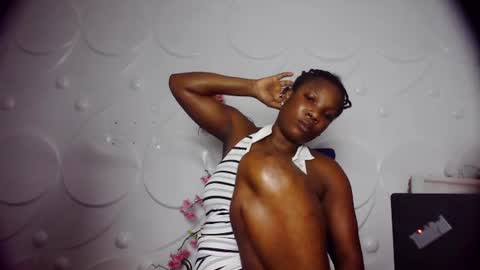 Snapshot of ebonykissxx chatting on 06.15.26 ebonykissxx online show from 06.15.26