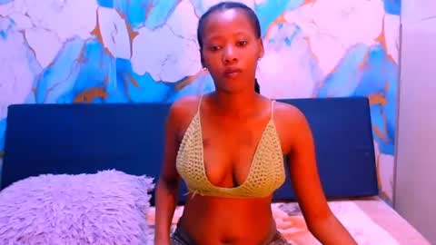 Snapshot of ebonypretty4u chatting on 09.16.25 ebonypretty4u online show from 09.16.25