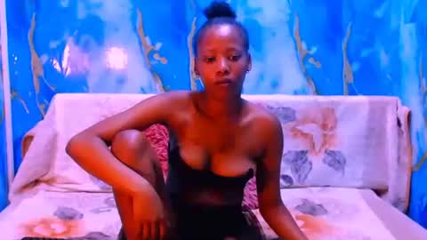 Snapshot of ebonypretty4u chatting on 10.13.25 ebonypretty4u online show from 10.13.25