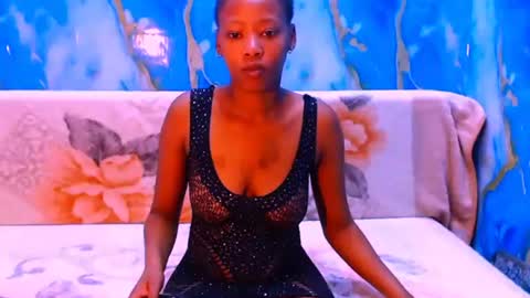 Snapshot of ebonypretty4u chatting on 10.14.25 ebonypretty4u online show from 10.14.25