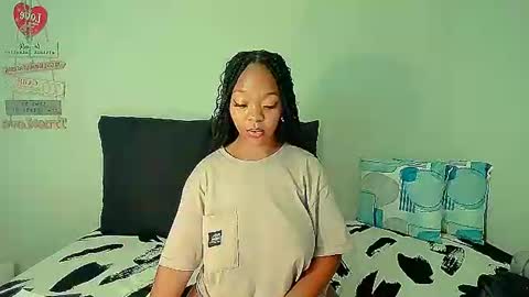 Snapshot of ebonyshy123x chatting on 01.13.25 ebonyshy123 online show from 01.13.25