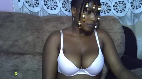 Snapshot of ebonysk chatting on 04.21.26 pretty online show from 04.21.26