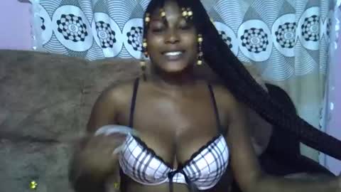 Snapshot of ebonysk chatting on 05.13.26 pretty online show from 05.13.26