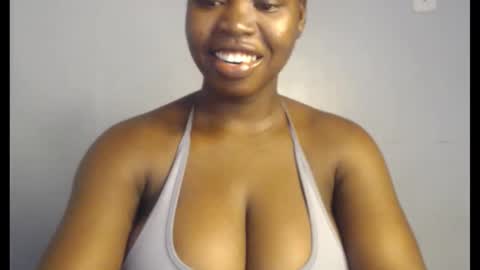 Snapshot of ebonyx_dripqueen chatting on 11.02.25 Loveth online show from 11.02.25