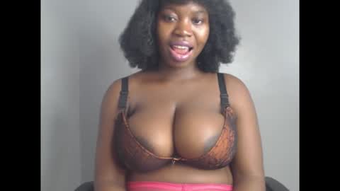 Snapshot of ebonyx_dripqueen chatting on 11.23.25 Loveth online show from 11.23.25