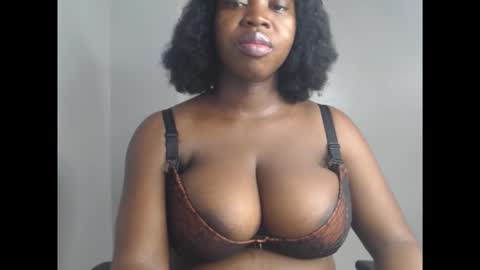 Snapshot of ebonyx_dripqueen chatting on 11.24.25 Loveth online show from 11.24.25