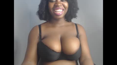 Snapshot of ebonyx_dripqueen chatting on 11.28.25 Loveth online show from 11.28.25
