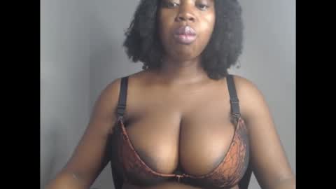 Snapshot of ebonyx_dripqueen chatting on 11.30.25 Loveth online show from 11.30.25