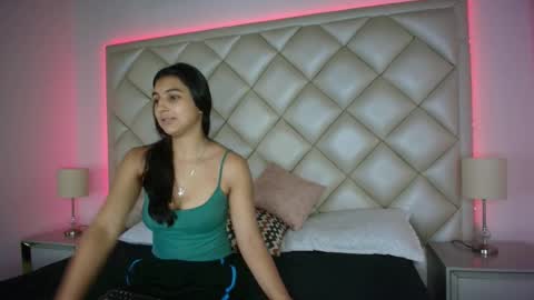    online show from 10.06.25