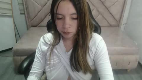 Snapshot of eco_deluna_v chatting on 03.24.26 Hi Stream 800am to 200pm online show from 03.24.26