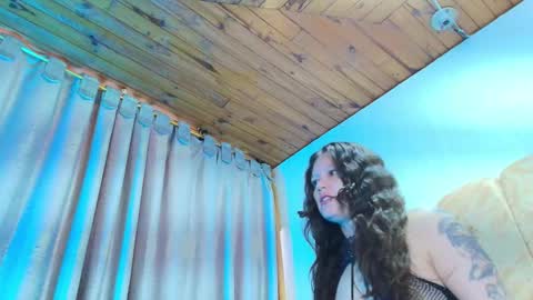 Snapshot of eda_bonne chatting on 09.12.25 Edda online show from 09.12.25