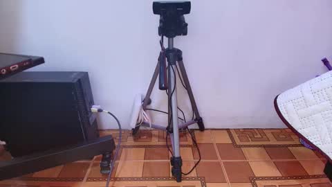 Snapshot of eda_bonne chatting on 10.06.25 Edda online show from 10.06.25