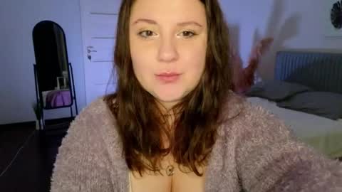 Snapshot of edalyn_af chatting on 09.27.25 online show from 09.27.25