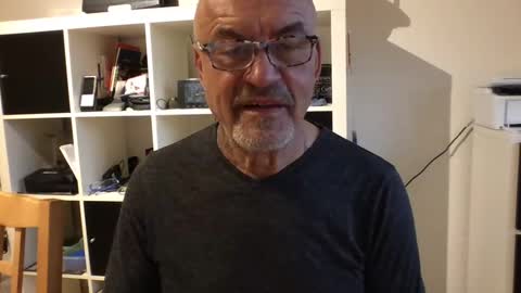 Snapshot of eddelmar chatting on 12.26.24 eddelmar online show from 12.26.24