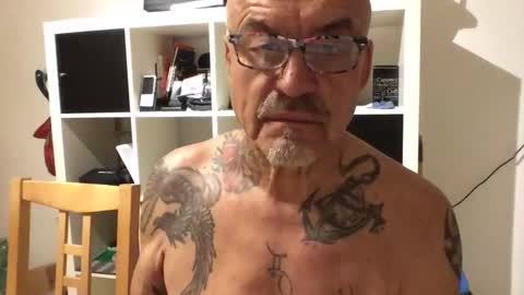 Snapshot of eddelmar chatting on 01.02.25 eddelmar online show from 01.02.25