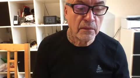 Snapshot of eddelmar chatting on 02.26.25 eddelmar online show from 02.26.25