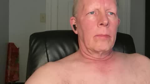 Snapshot of eddygl1968 chatting on 12.22.25 Eddy online show from 12.22.25