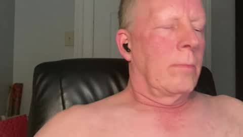 Snapshot of eddygl1968 chatting on 01.12.26 Eddy online show from 01.12.26