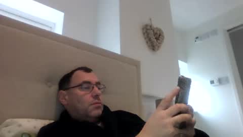 Snapshot of edinandy77 chatting on 12.18.25 edinandy77 online show from 12.18.25