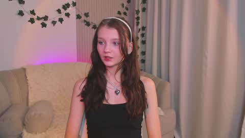 Snapshot of edithgalpin chatting on 02.01.25 Lisa online show from 02.01.25