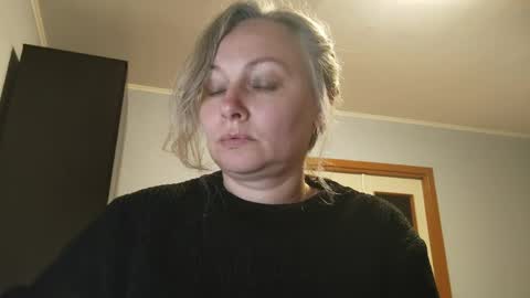Snapshot of edithmanning chatting on 05.01.26 edithmanning online show from 05.01.26