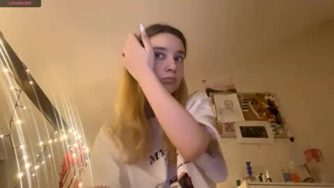 Snapshot of edlinhazleton chatting on 11.11.25 Dana online show from 11.11.25