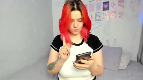 Snapshot of edna_dana chatting on 02.04.25 Edna online show from 02.04.25