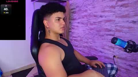 Snapshot of edward__clarck chatting on 07.05.26 EDWARD CLARCK online show from 07.05.26