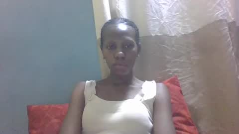 Snapshot of edwige770943 chatting on 04.17.26 edwige770943 online show from 04.17.26