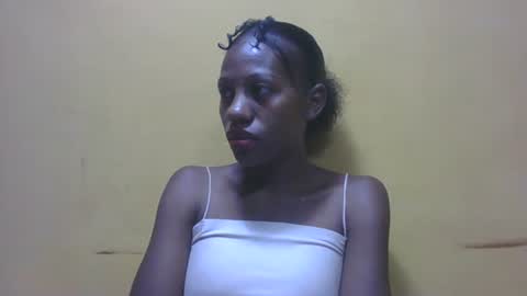 Snapshot of edwige770943 chatting on 04.19.26 edwige770943 online show from 04.19.26