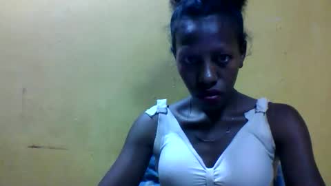 Snapshot of edwige770943 chatting on 04.21.26 edwige770943 online show from 04.21.26