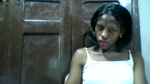 Snapshot of edwige770943 chatting on 04.25.26 edwige770943 online show from 04.25.26