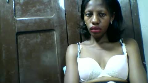 Snapshot of edwige770943 chatting on 04.28.26 edwige770943 online show from 04.28.26